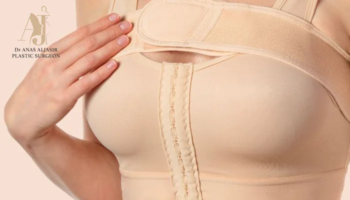 مضاعفات عمليات تجميل الصدر